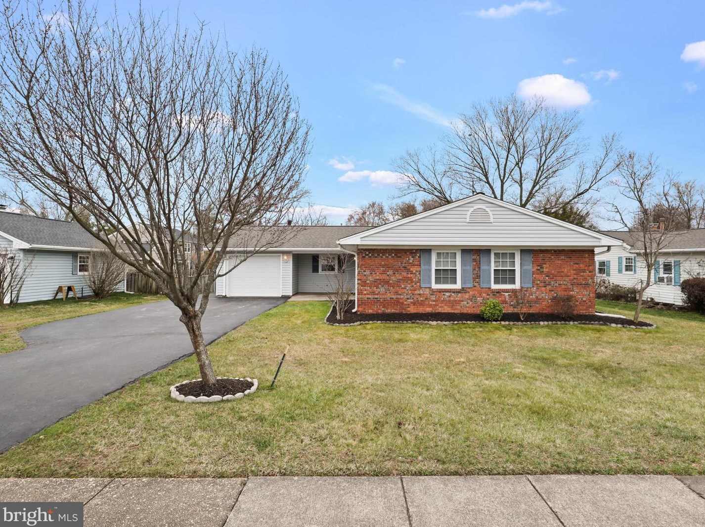13013 Parson Ln, Fairfax, VA 22033