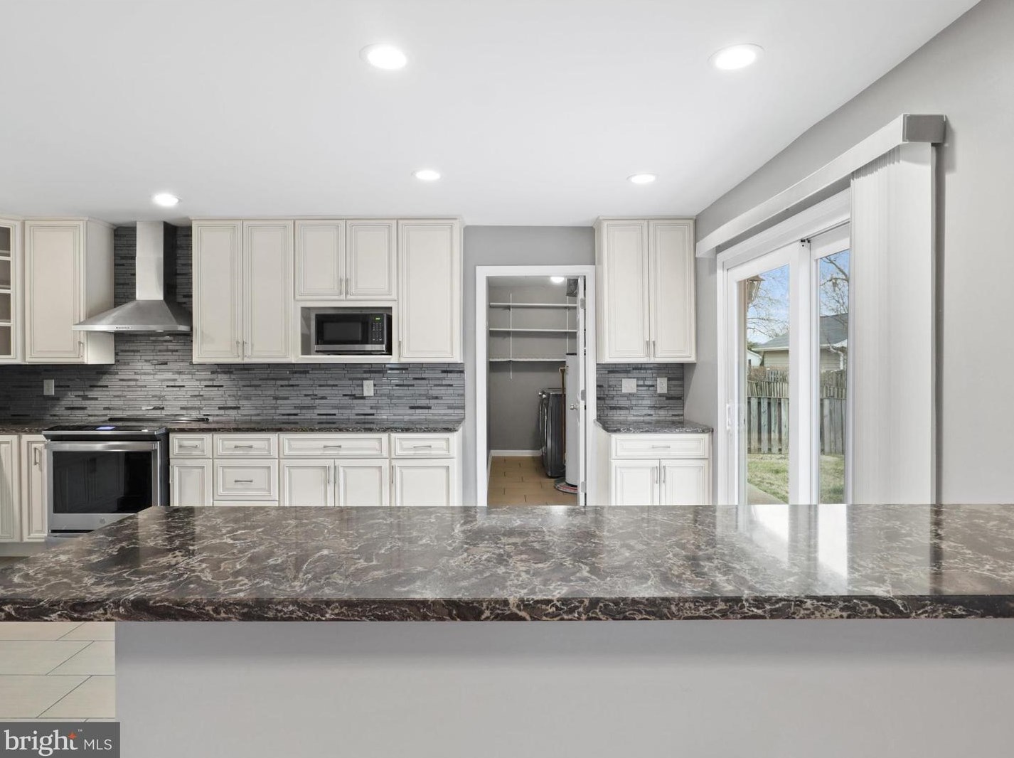 13013 Parson Ln, Fairfax VA  22033-3427 exterior