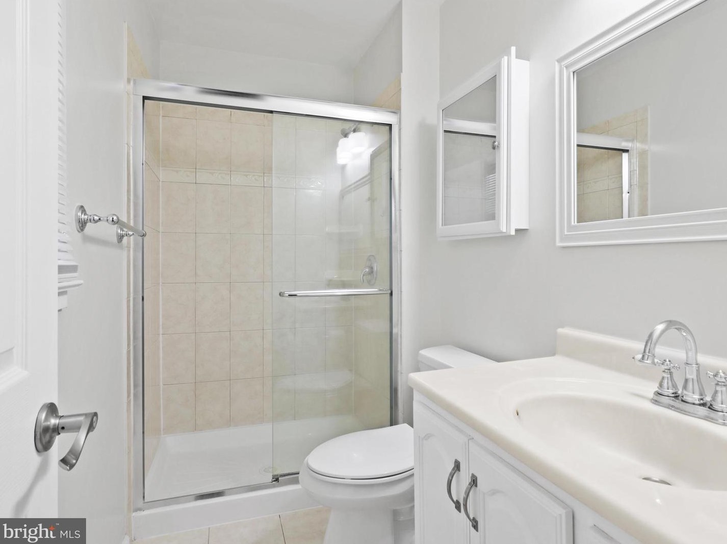 13013 Parson Ln, Fairfax VA  22033-3427 exterior