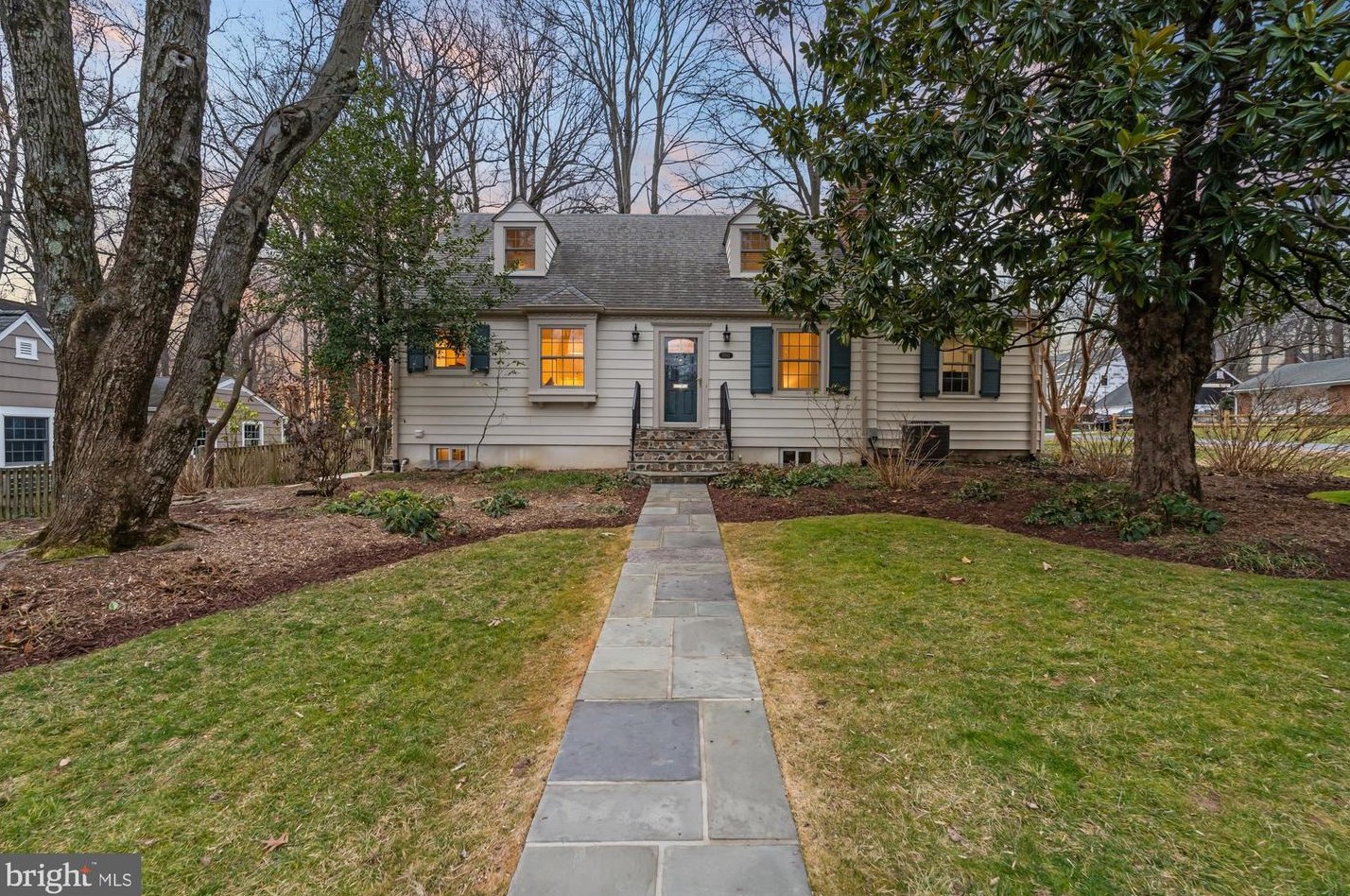 2352 Greenwich St, Falls Church, VA 22046