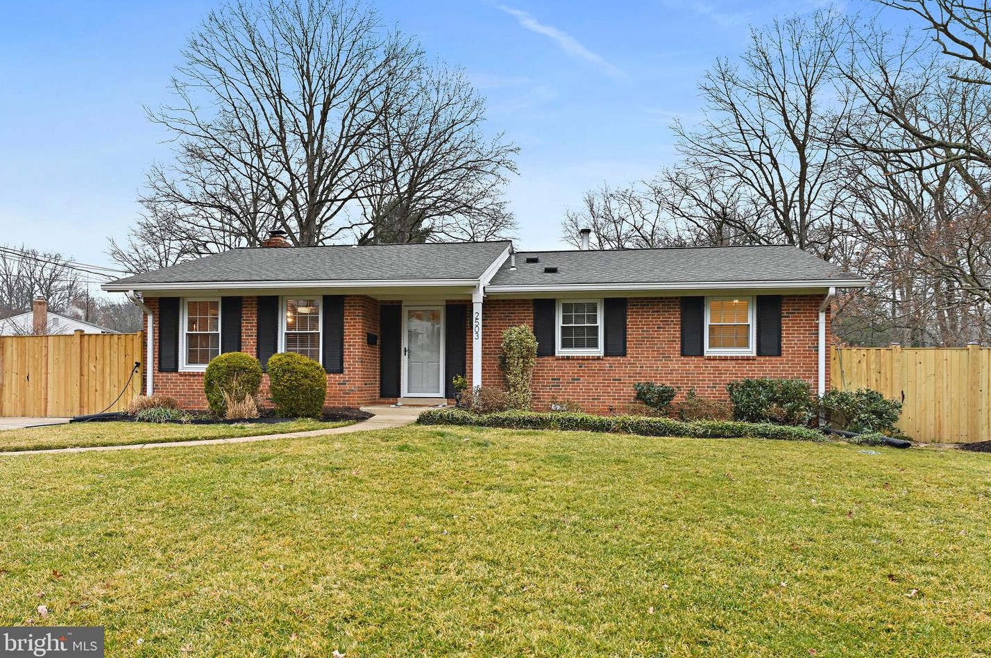 2503 Jackson Pkwy, Vienna, VA 22180