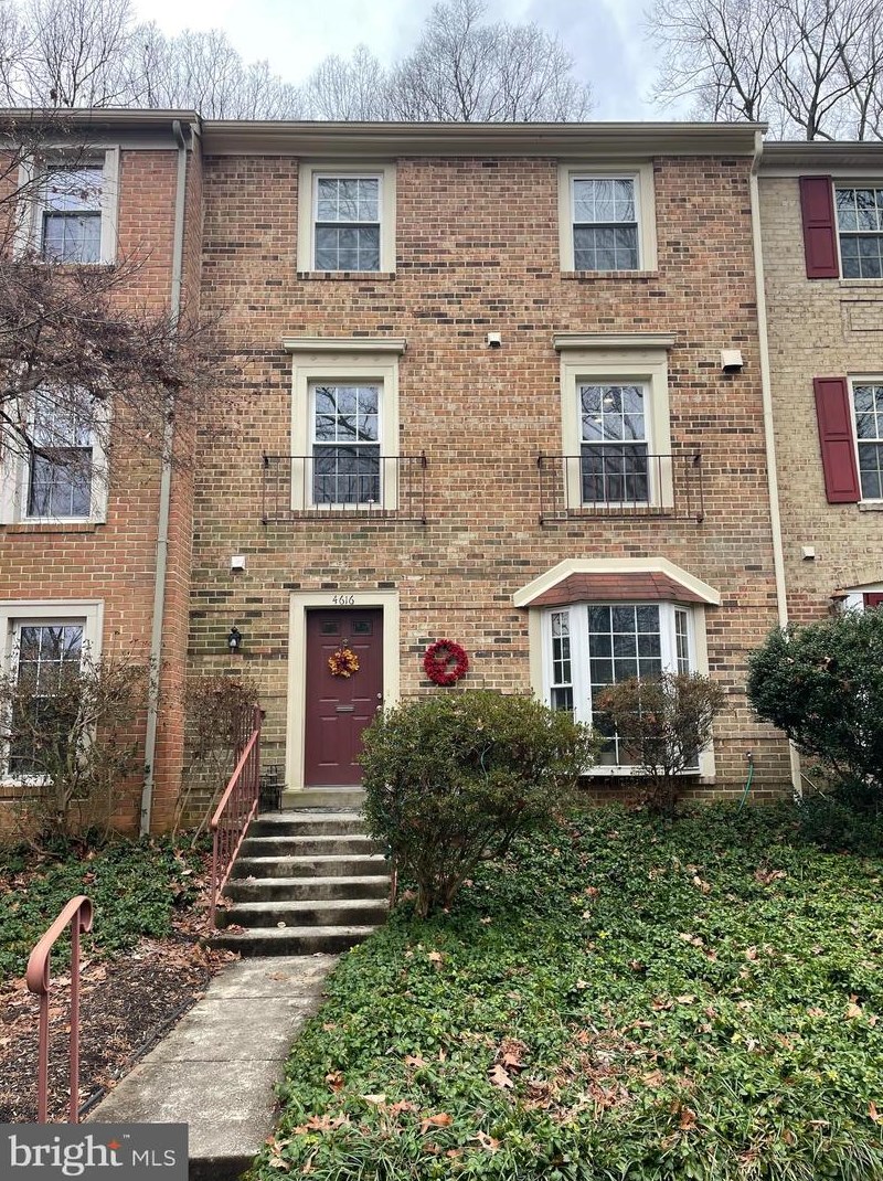 4616 Briar Patch Ct, Fairfax, VA 22032-2120