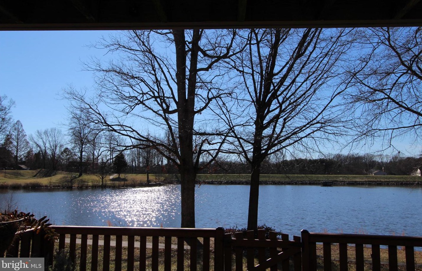 5524 Beaconsfield Ct, Springfield, VA 22015