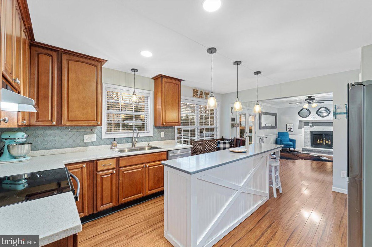15211 Elk Run Rd, Fairfax, VA 20151-1411