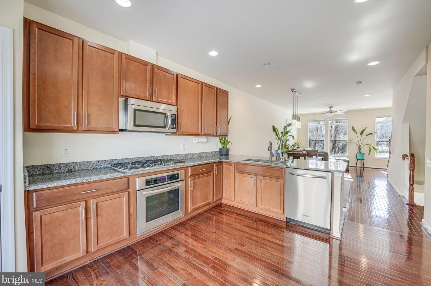 9525 Canonbury Sq, Fairfax, VA 22031