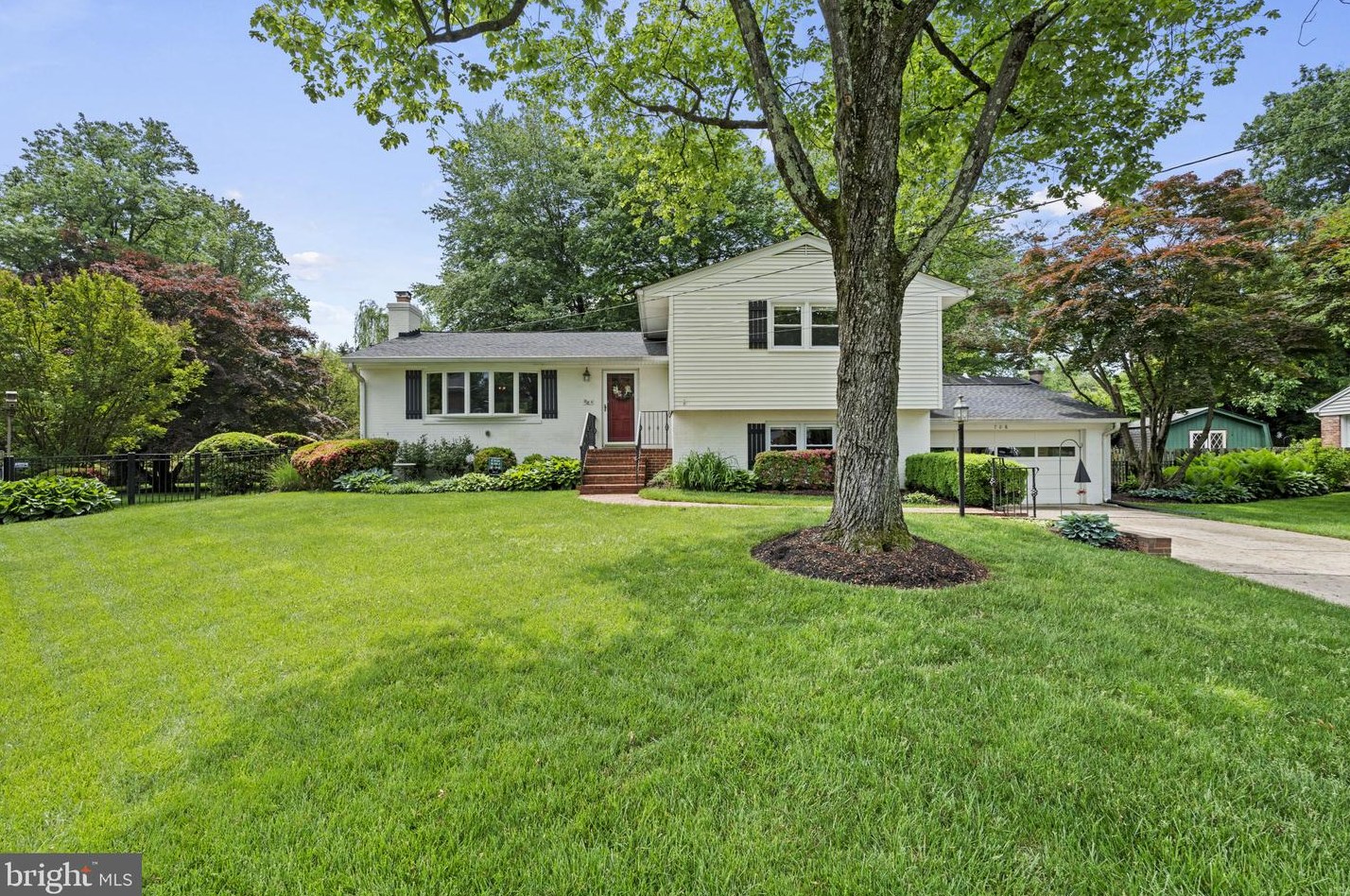 708 Skyline Ct, Vienna, VA 22180-3641