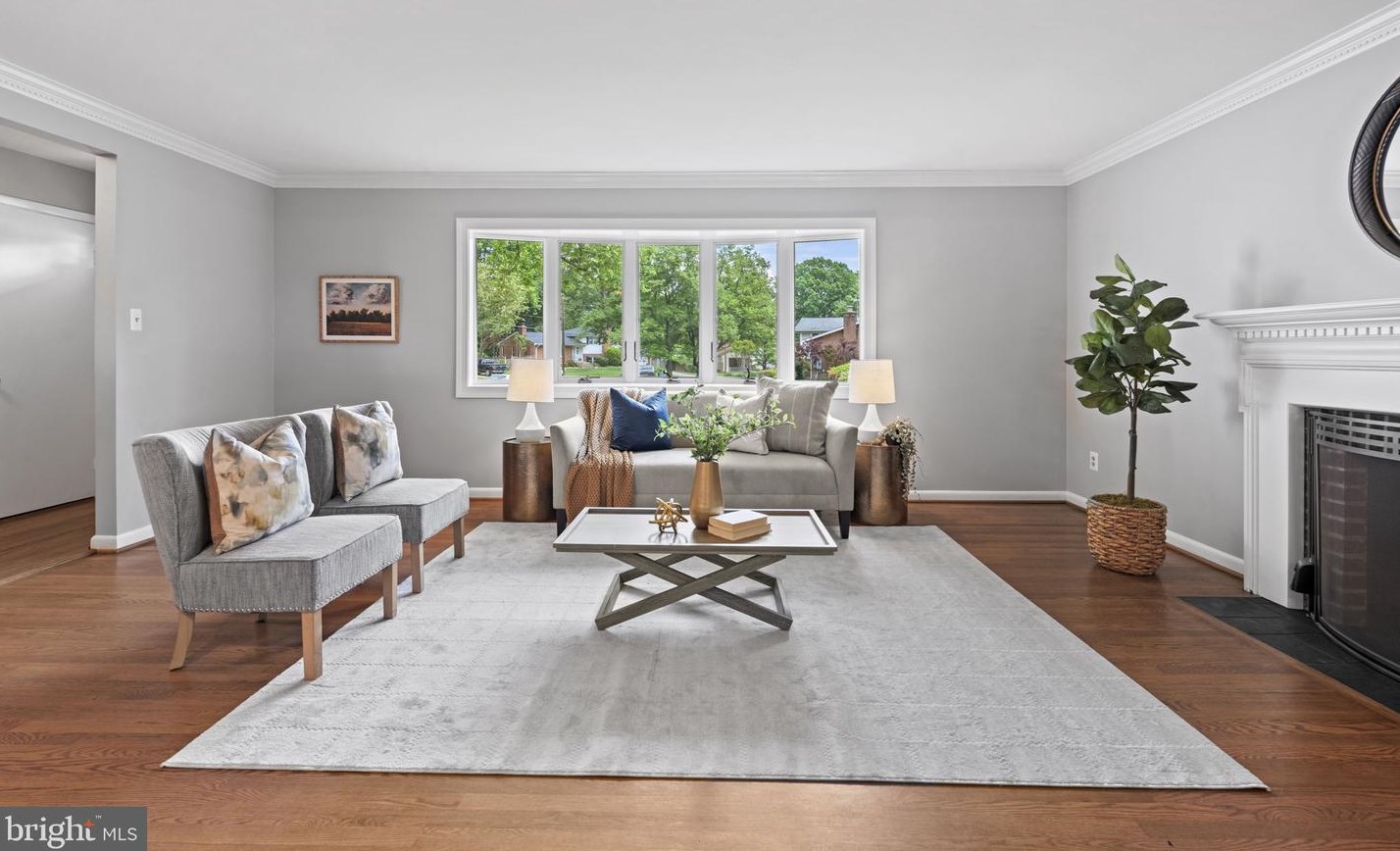 708 Skyline Ct, Vienna VA  exterior