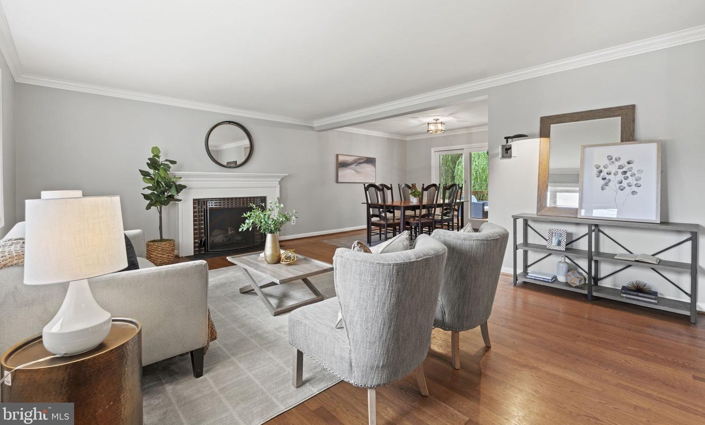 708 Skyline Ct, Vienna VA  22180-3641 exterior