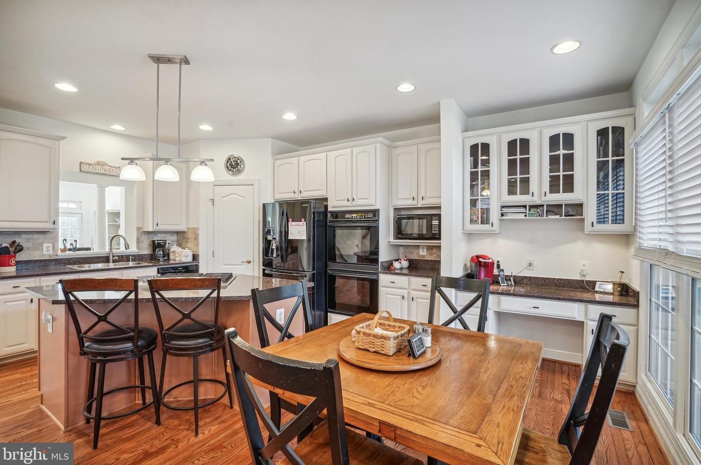 3060 Mckinnon Way, Vienna, VA 22124