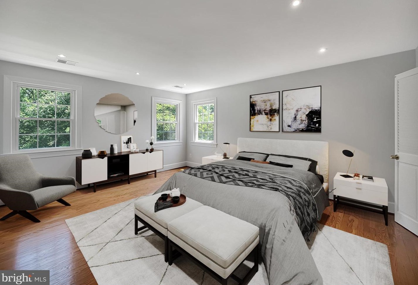 2045 Hunter Mill Rd, Vienna VA  22181-2836 exterior