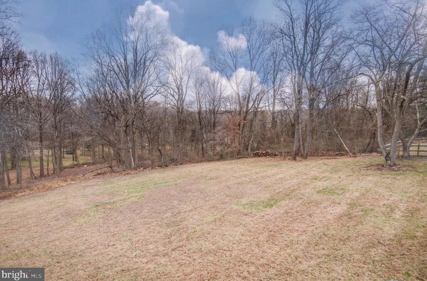 2045 Hunter Mill Rd, Vienna VA  22181-2836 exterior