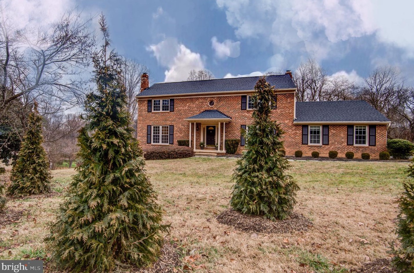 2045 Hunter Mill Rd, Vienna VA  22181-2836 exterior