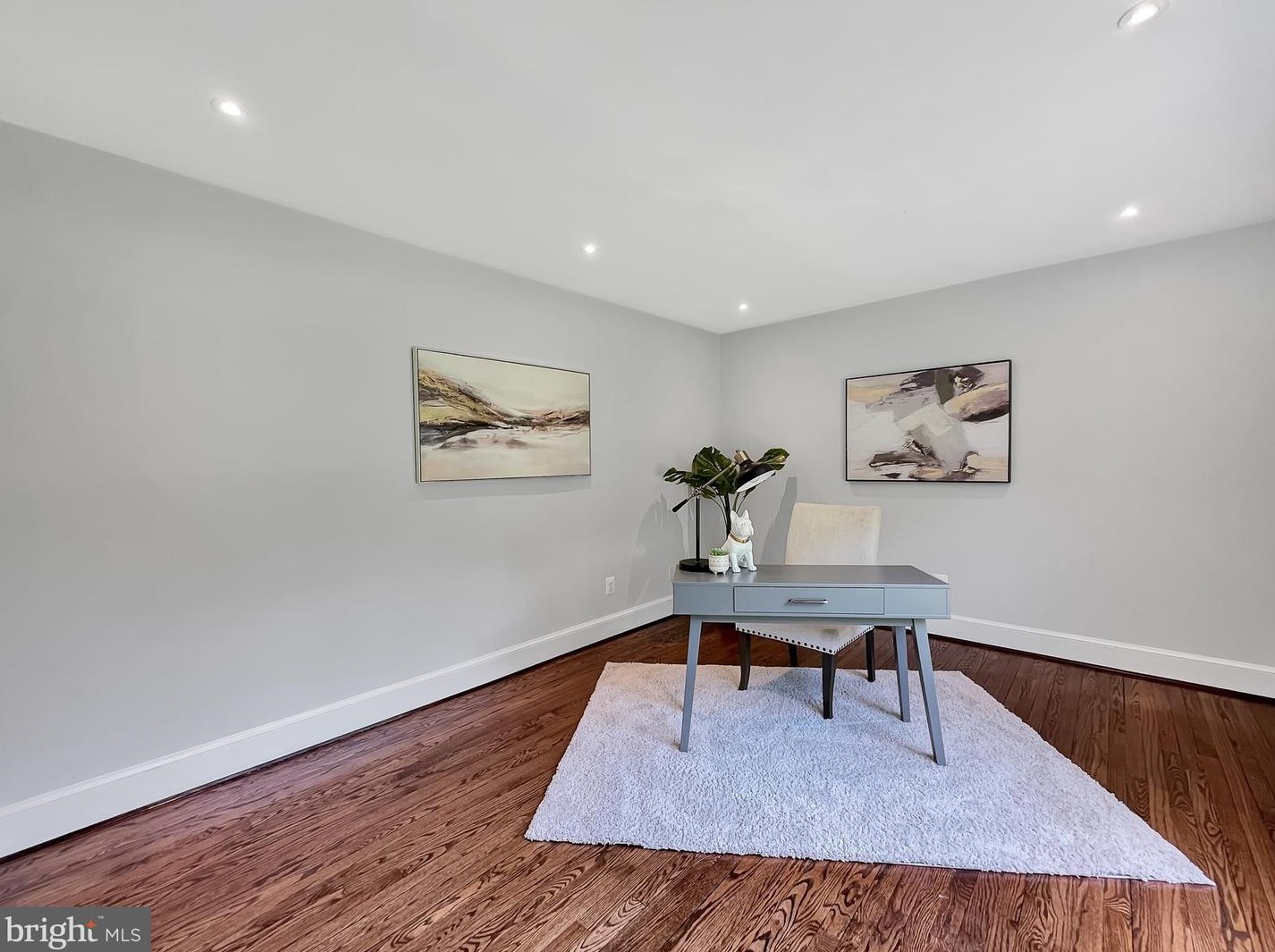 2045 Hunter Mill Rd, Vienna VA  22181-2836 exterior