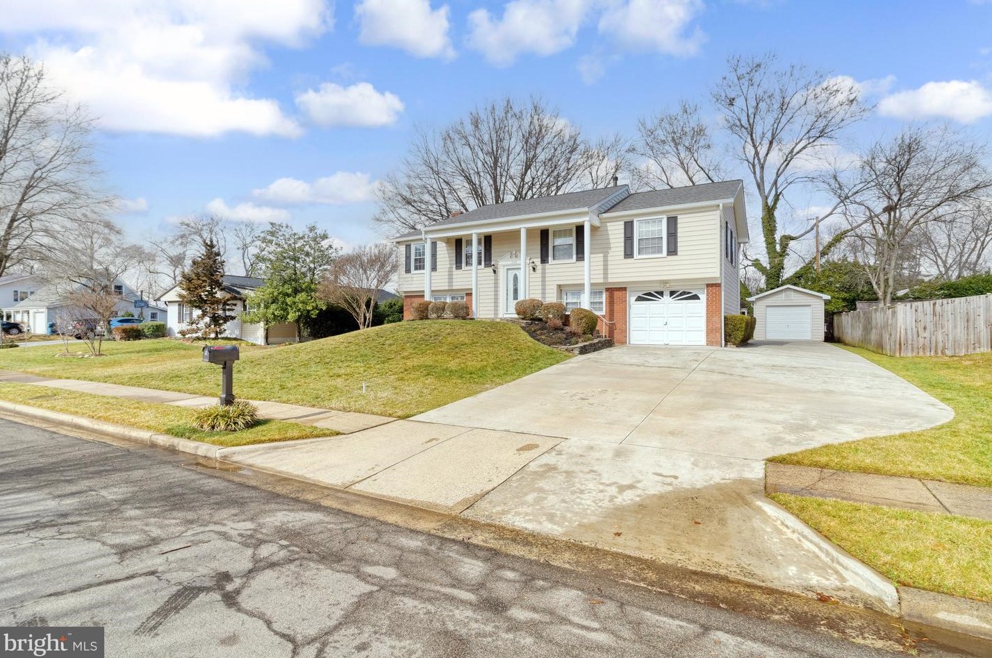 13102 Pebble Ln, Fairfax, VA 22033-3419