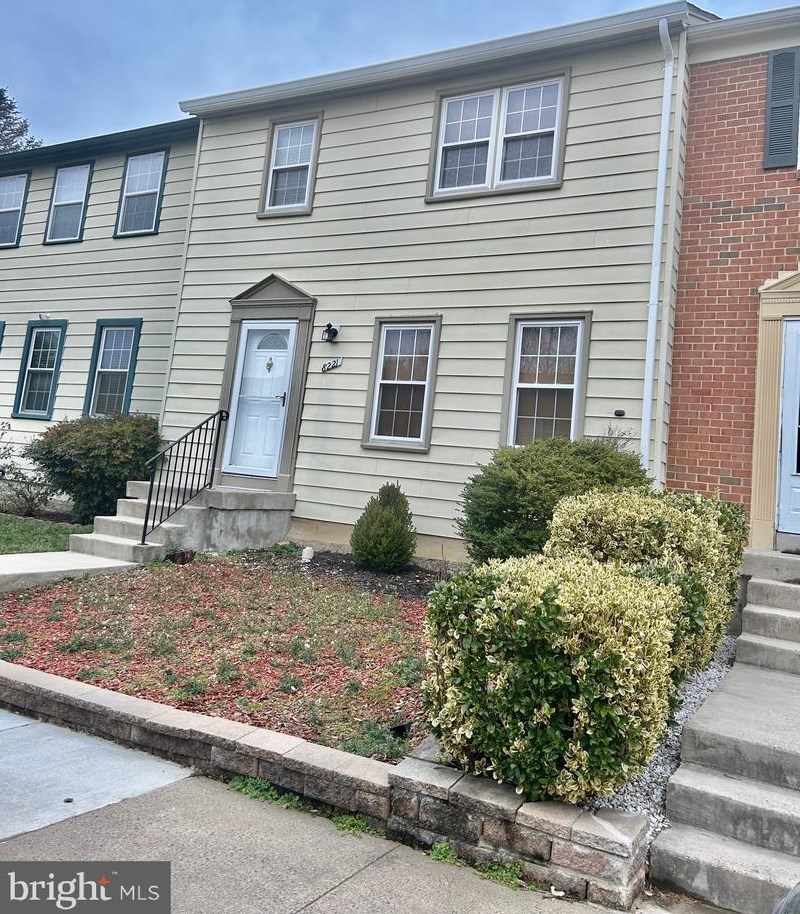 8221 Stationhouse Ct, Lorton, VA 22079
