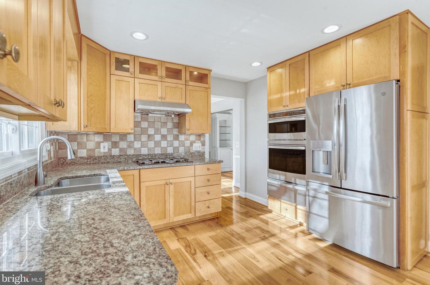 5237 Belle Plains Dr, Centreville, VA 20120