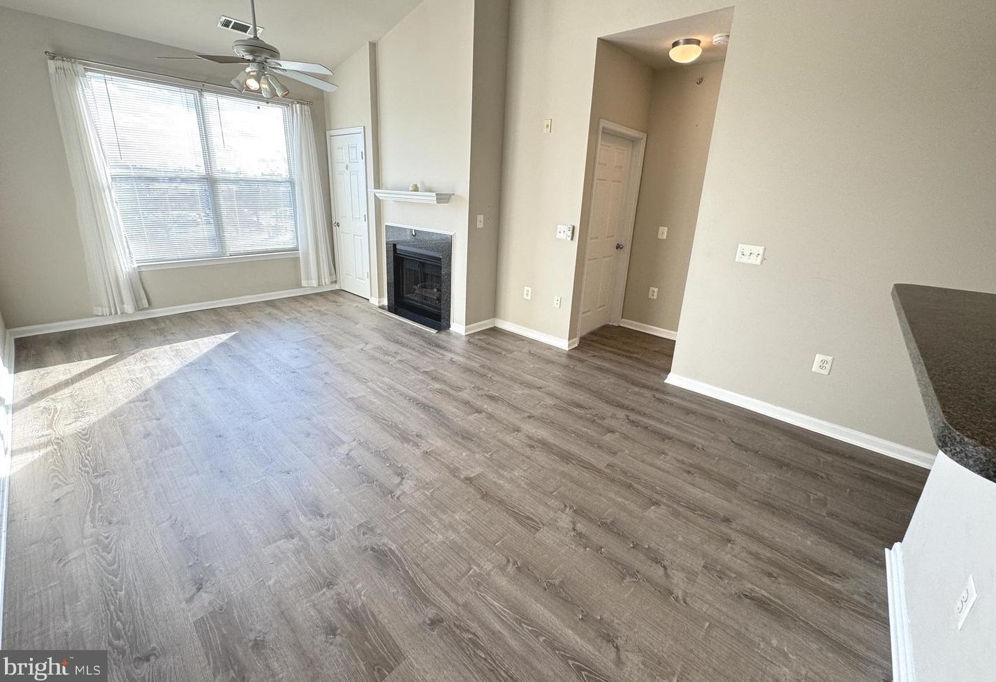 9486 Virginia Center Blvd #408, Vienna, VA 22181
