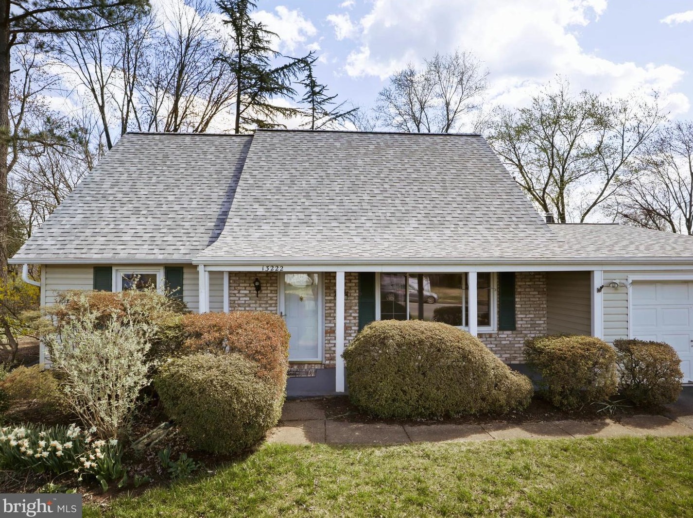 13222 Parson Ln, Fairfax VA  22033-3402 exterior