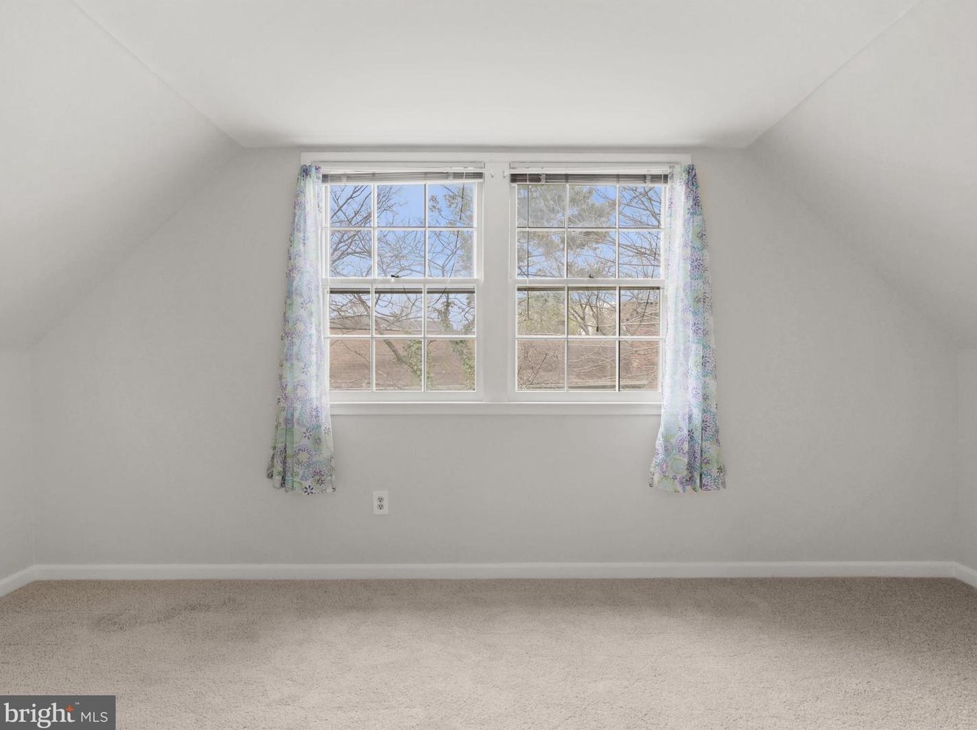 13222 Parson Ln, Fairfax VA  22033-3402 exterior