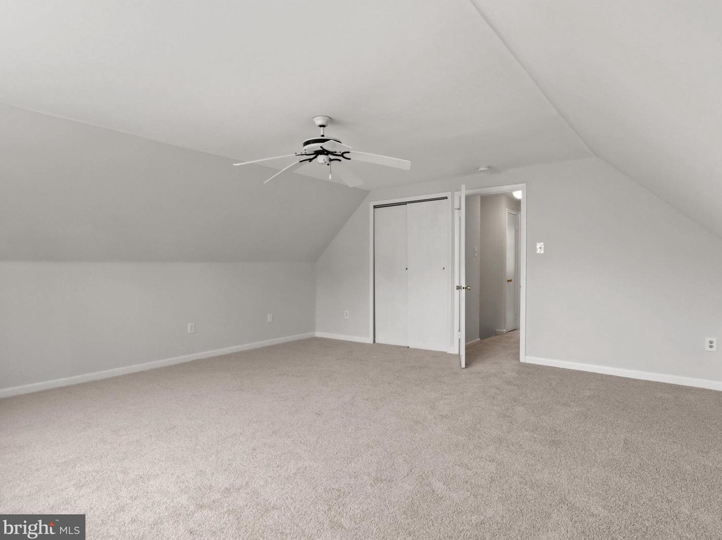 13222 Parson Ln, Fairfax VA  22033-3402 exterior