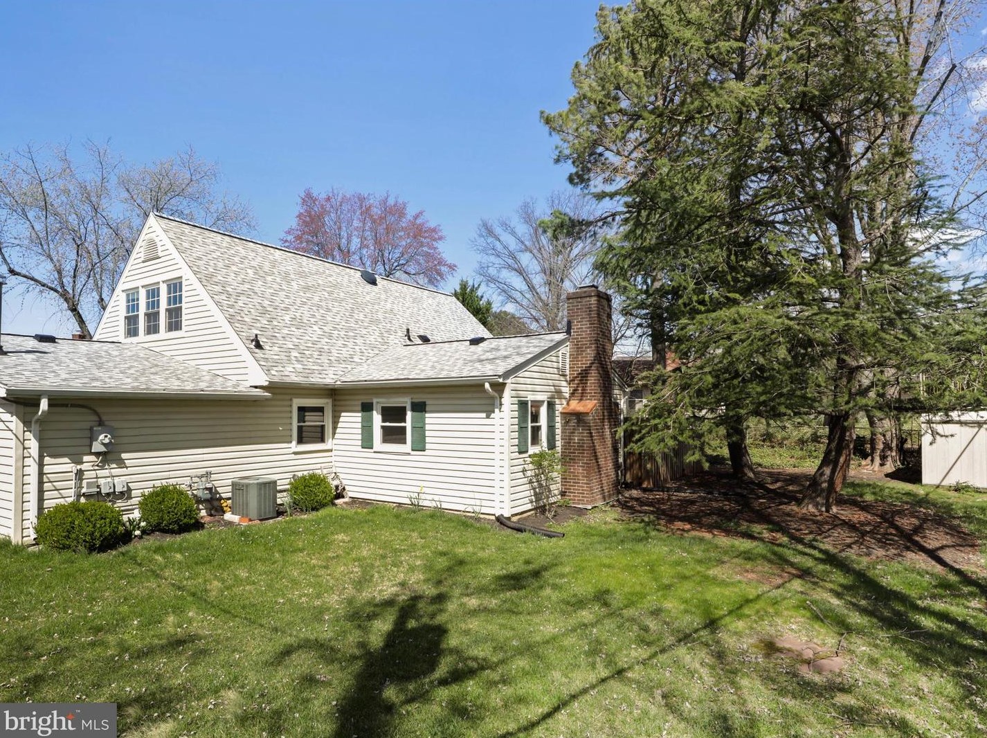 13222 Parson Ln, Fairfax VA  22033-3402 exterior