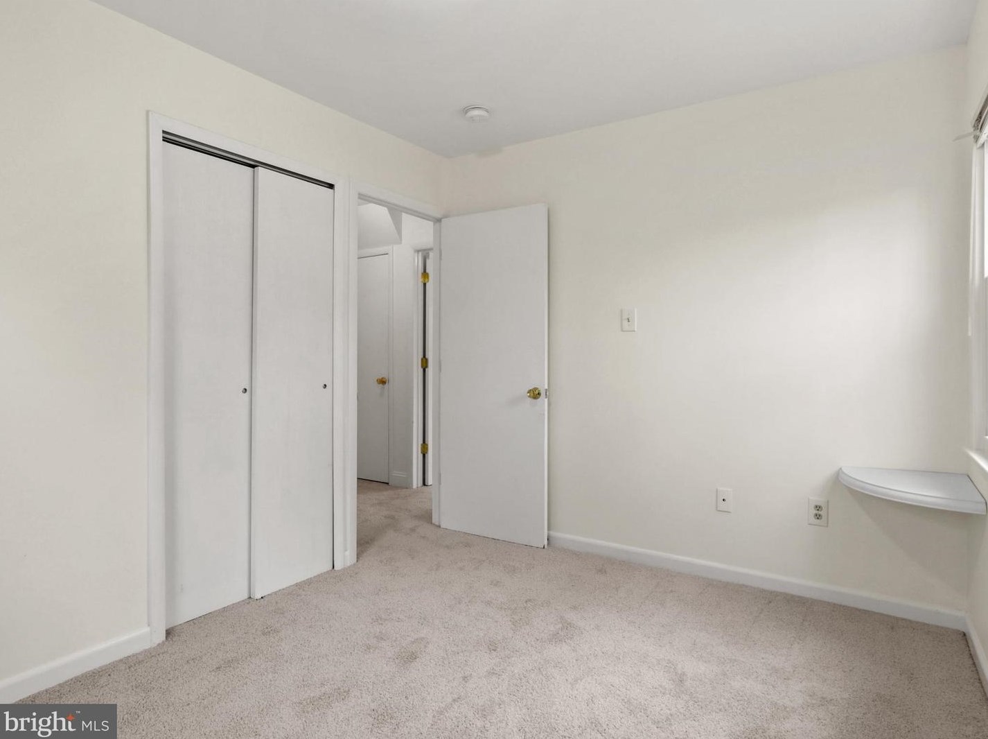 13222 Parson Ln, Fairfax VA  22033-3402 exterior