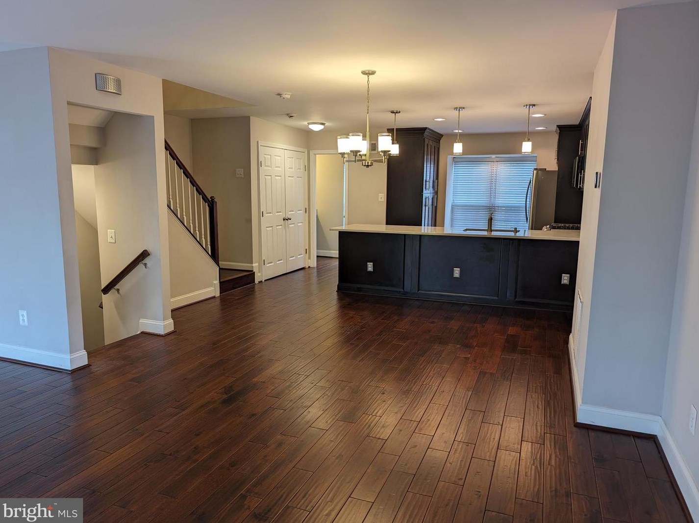 5902 Baron Kent Ln, Centreville, VA 20120