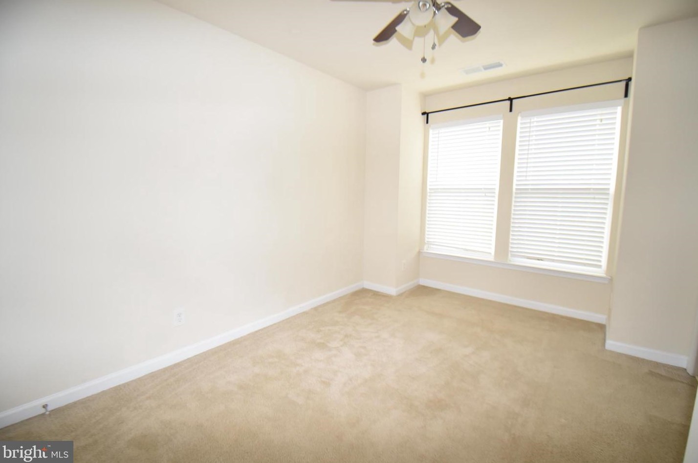 3084 Waterloo Ln, Fairfax, VA 22031