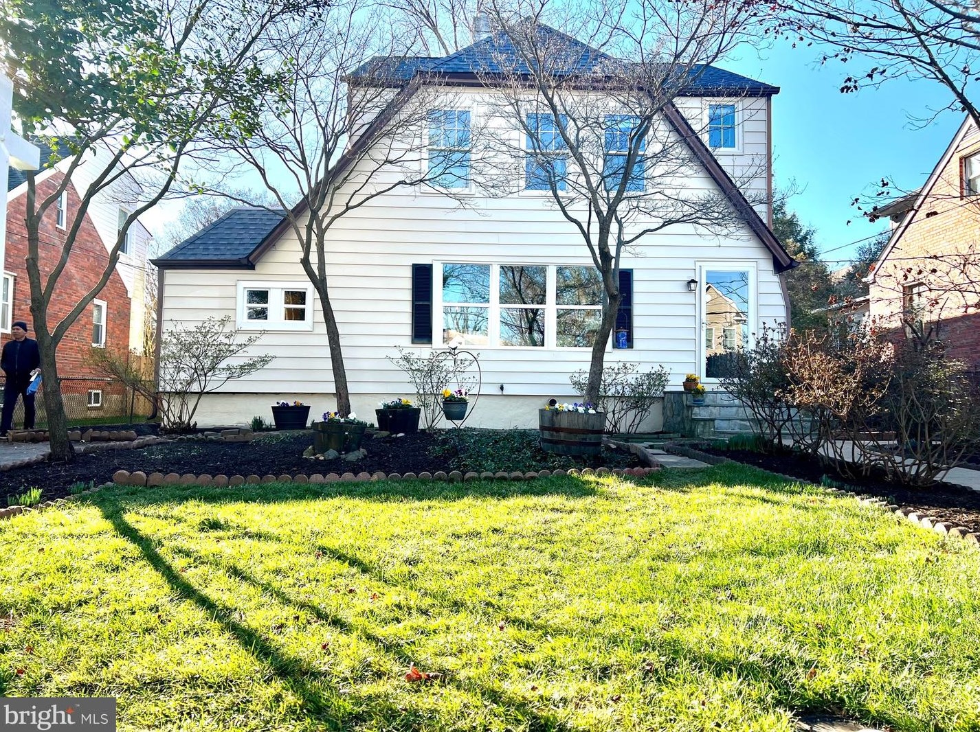 2760 Greenway Blvd, Falls Church, VA 22042