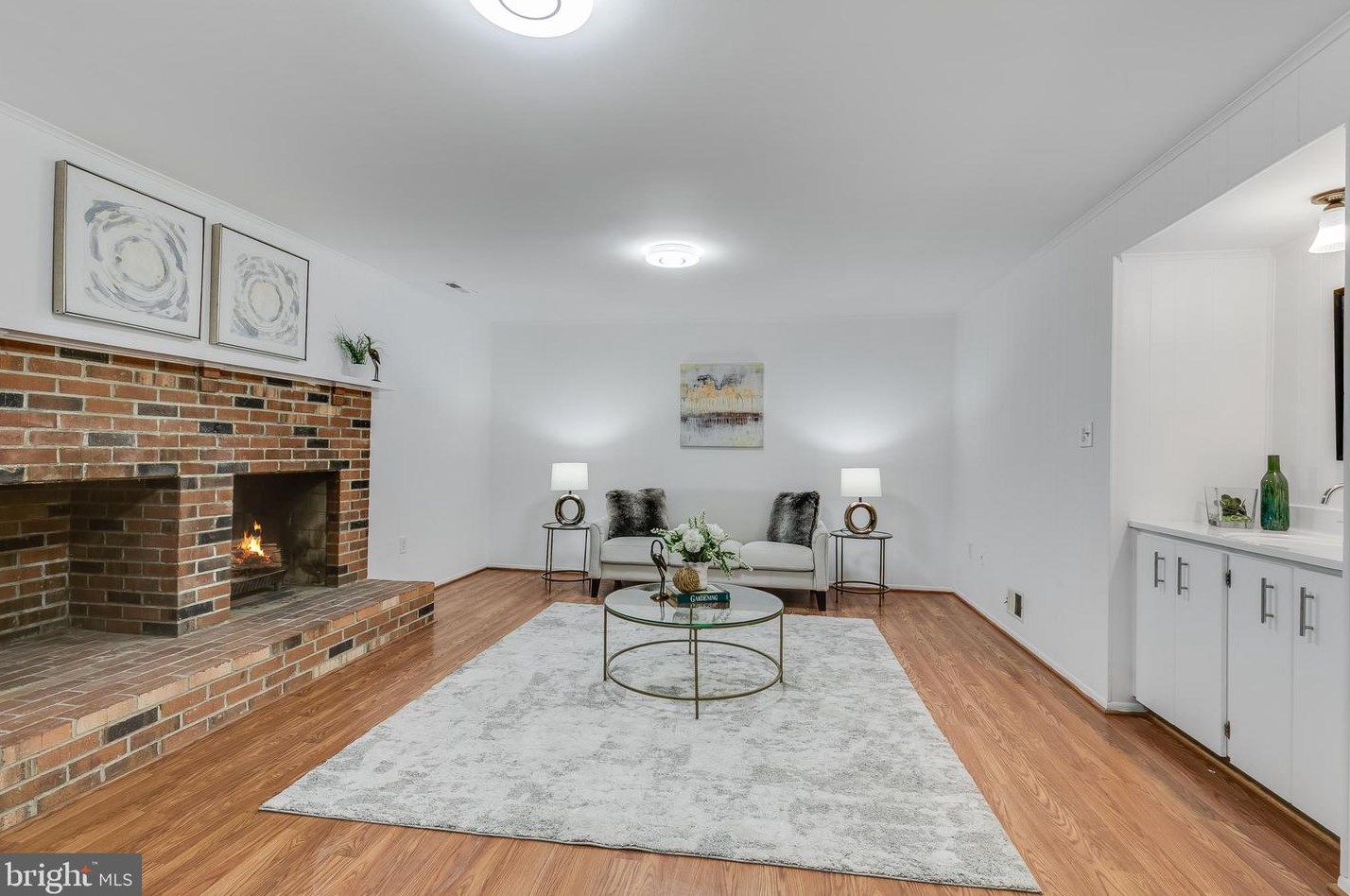 3004 Seven Oaks Pl, Falls Church VA  22042-3152 exterior