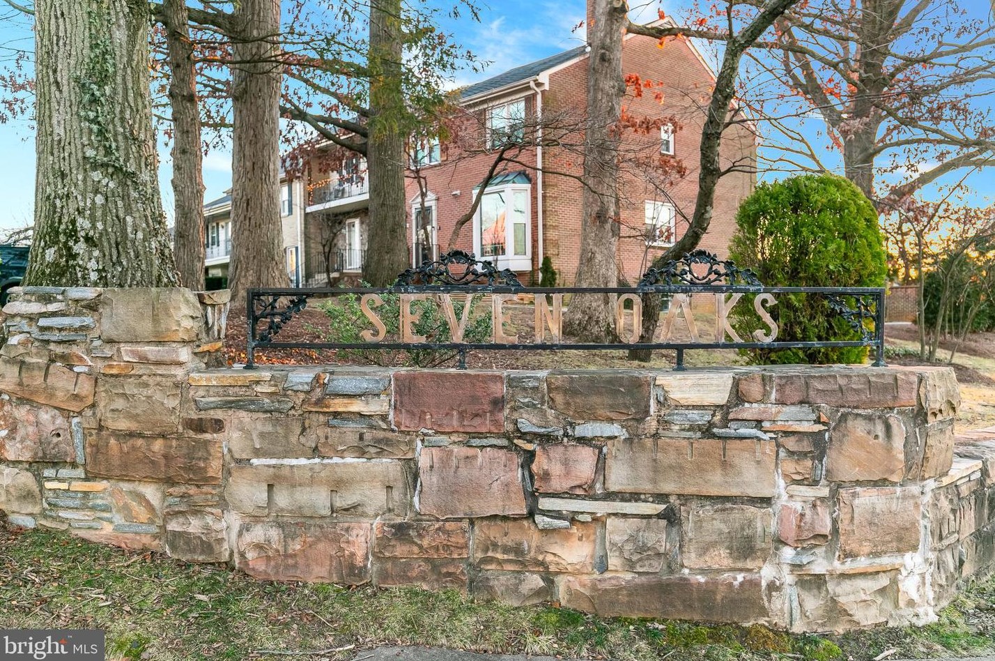 3004 Seven Oaks Pl, Falls Church VA  22042-3152 exterior