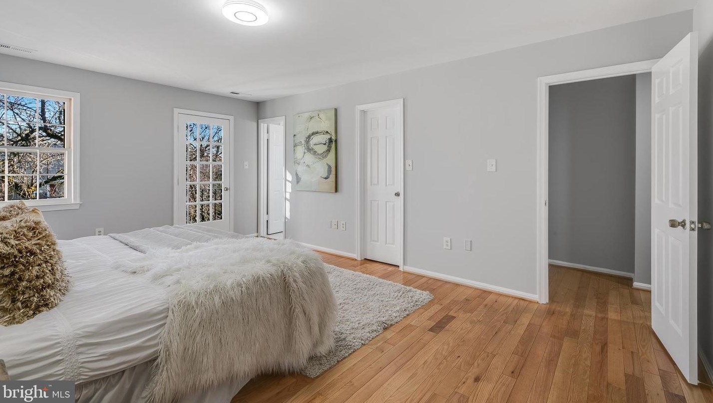 3004 Seven Oaks Pl, Falls Church VA  22042-3152 exterior