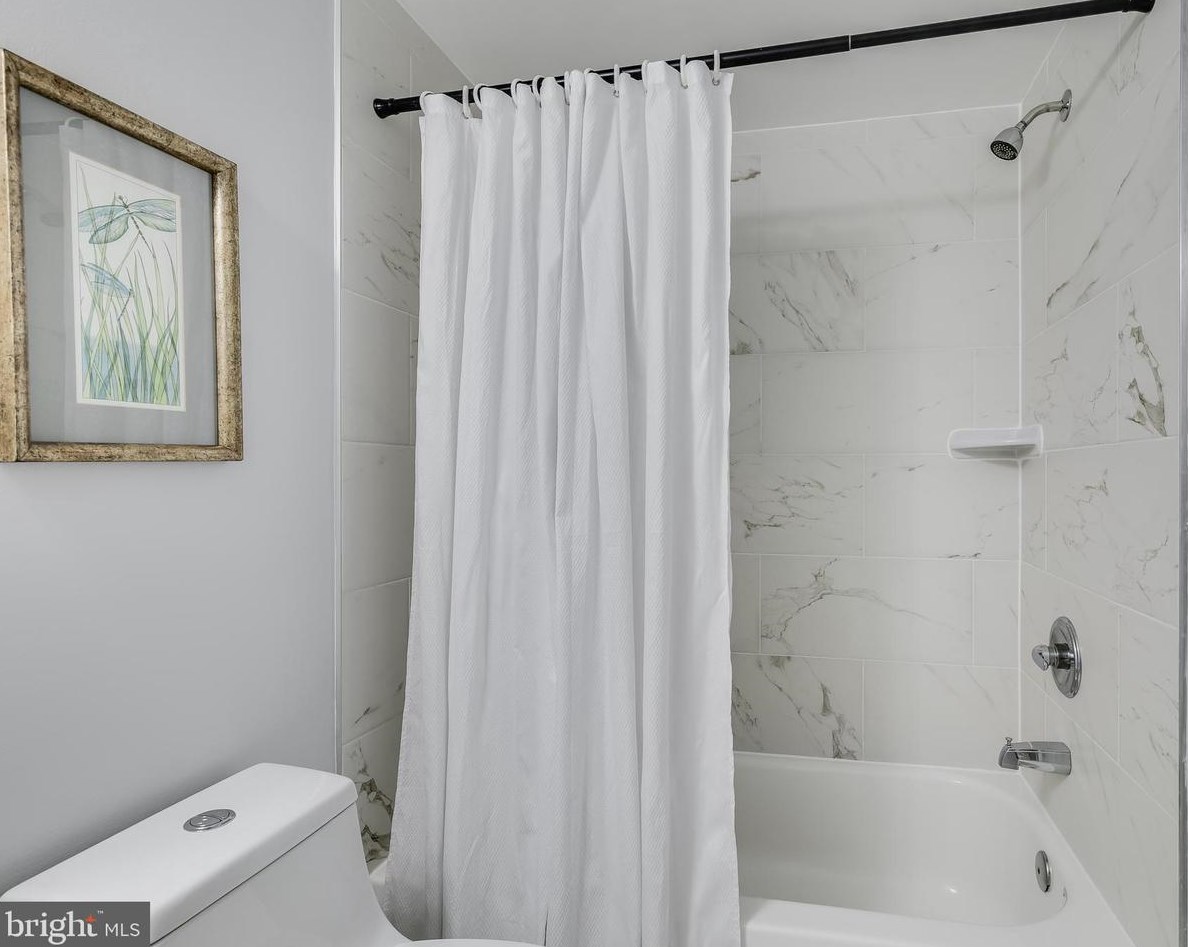 3004 Seven Oaks Pl, Falls Church VA  22042-3152 exterior