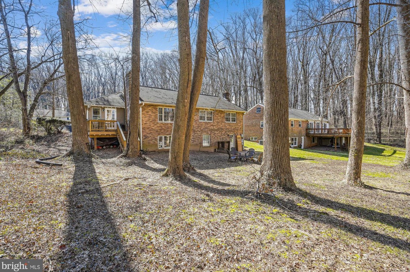 6642 Kirby Ct, Falls Church, VA 22043-1726