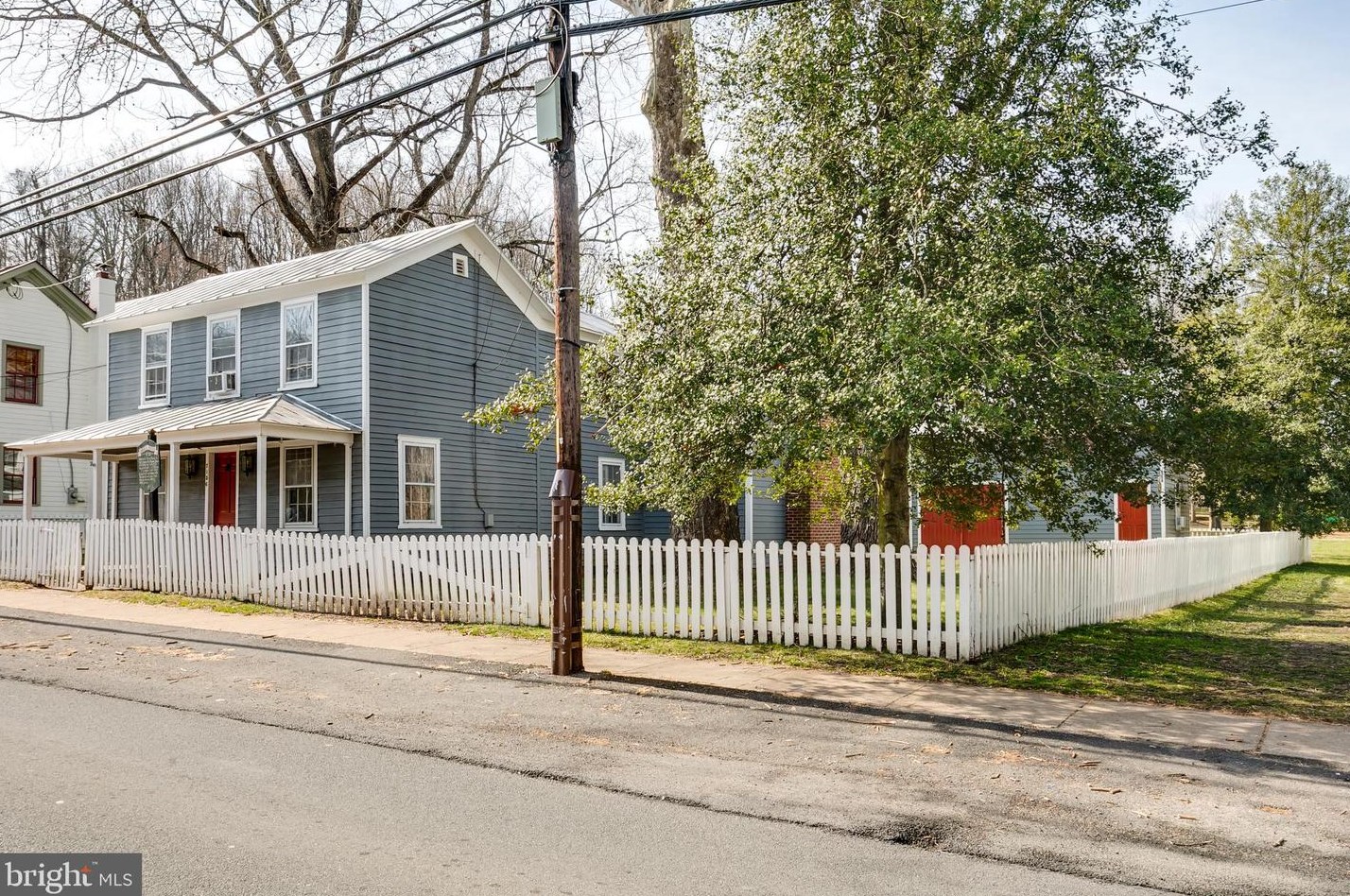 7156 Main St, Clifton, VA 20124-1735