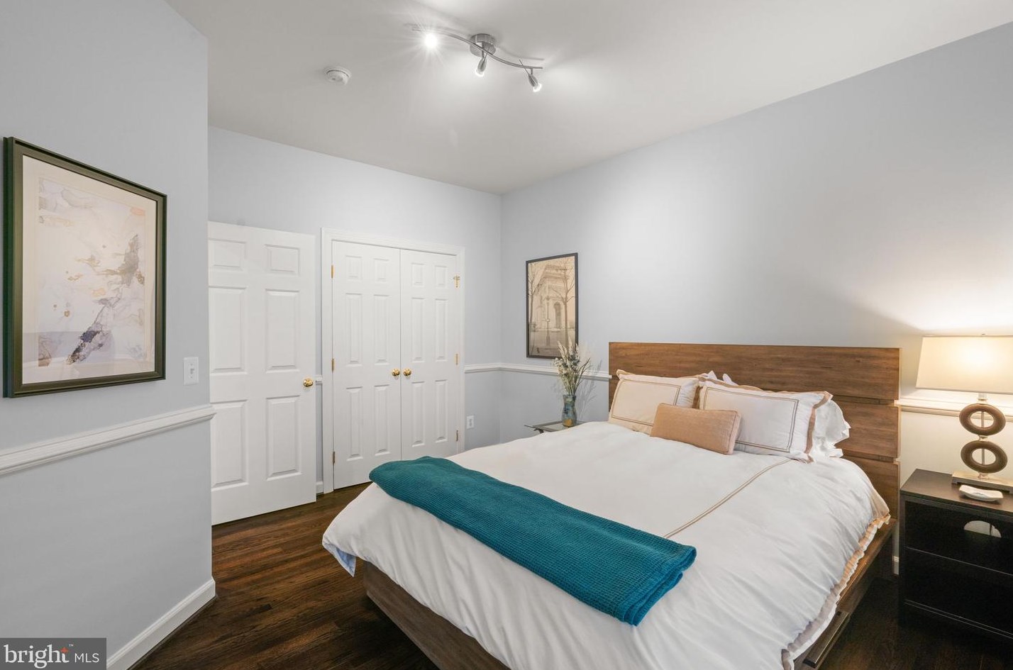 4078 Walnut Cove Cir, Fairfax VA  22033-6233 exterior