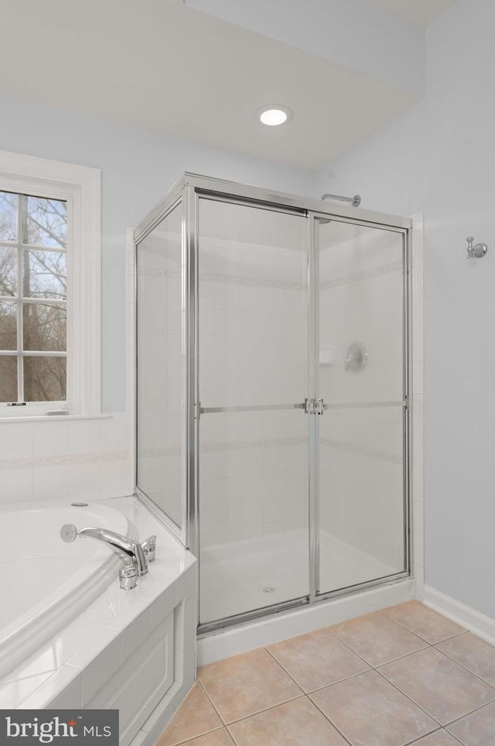 4078 Walnut Cove Cir, Fairfax VA  22033-6233 exterior