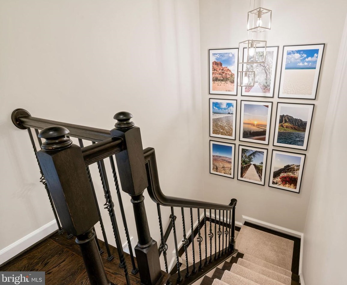 4078 Walnut Cove Cir, Fairfax VA  22033-6233 exterior