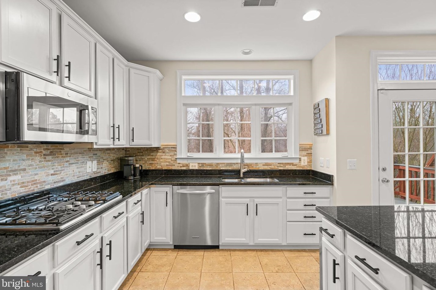 4078 Walnut Cove Cir, Fairfax VA  22033-6233 exterior
