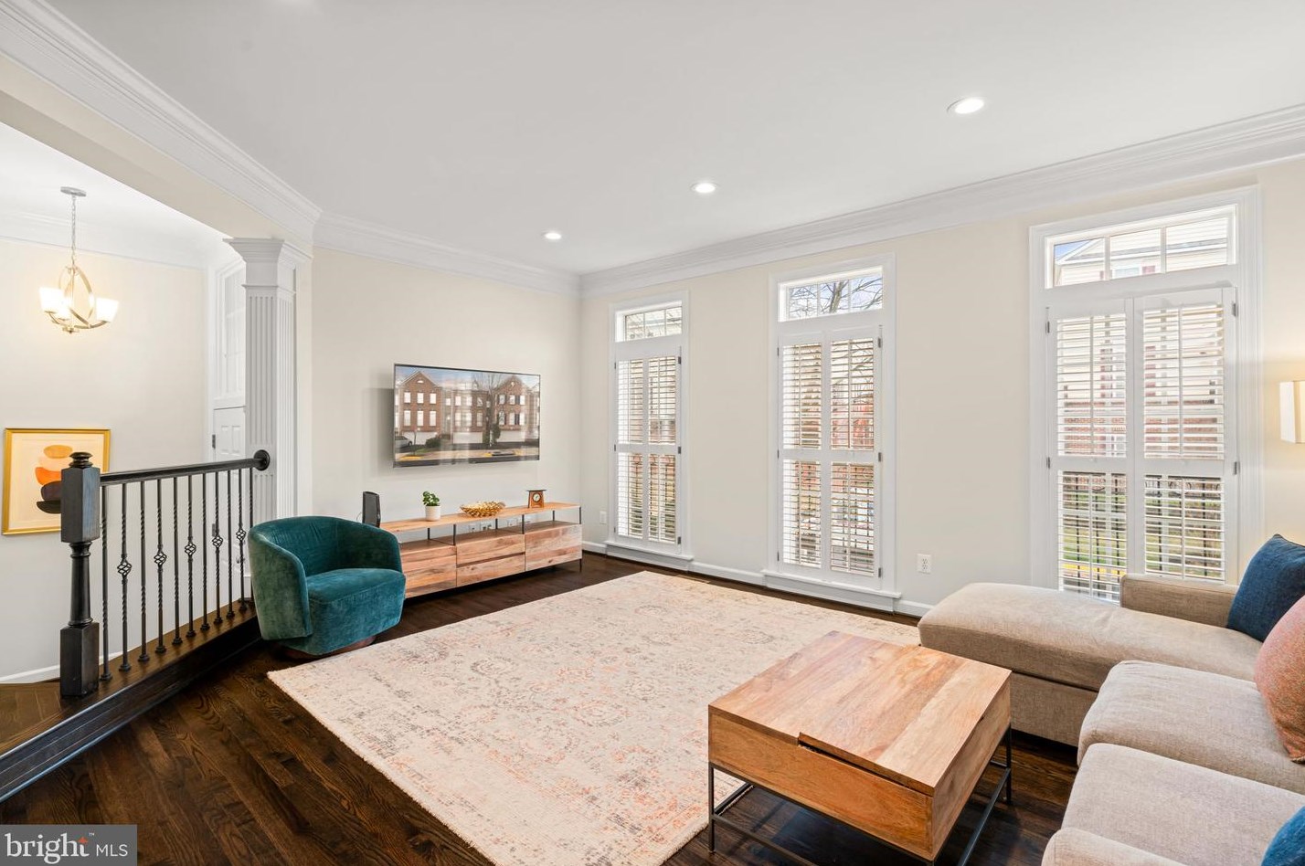 4078 Walnut Cove Cir, Fairfax VA  22033-6233 exterior