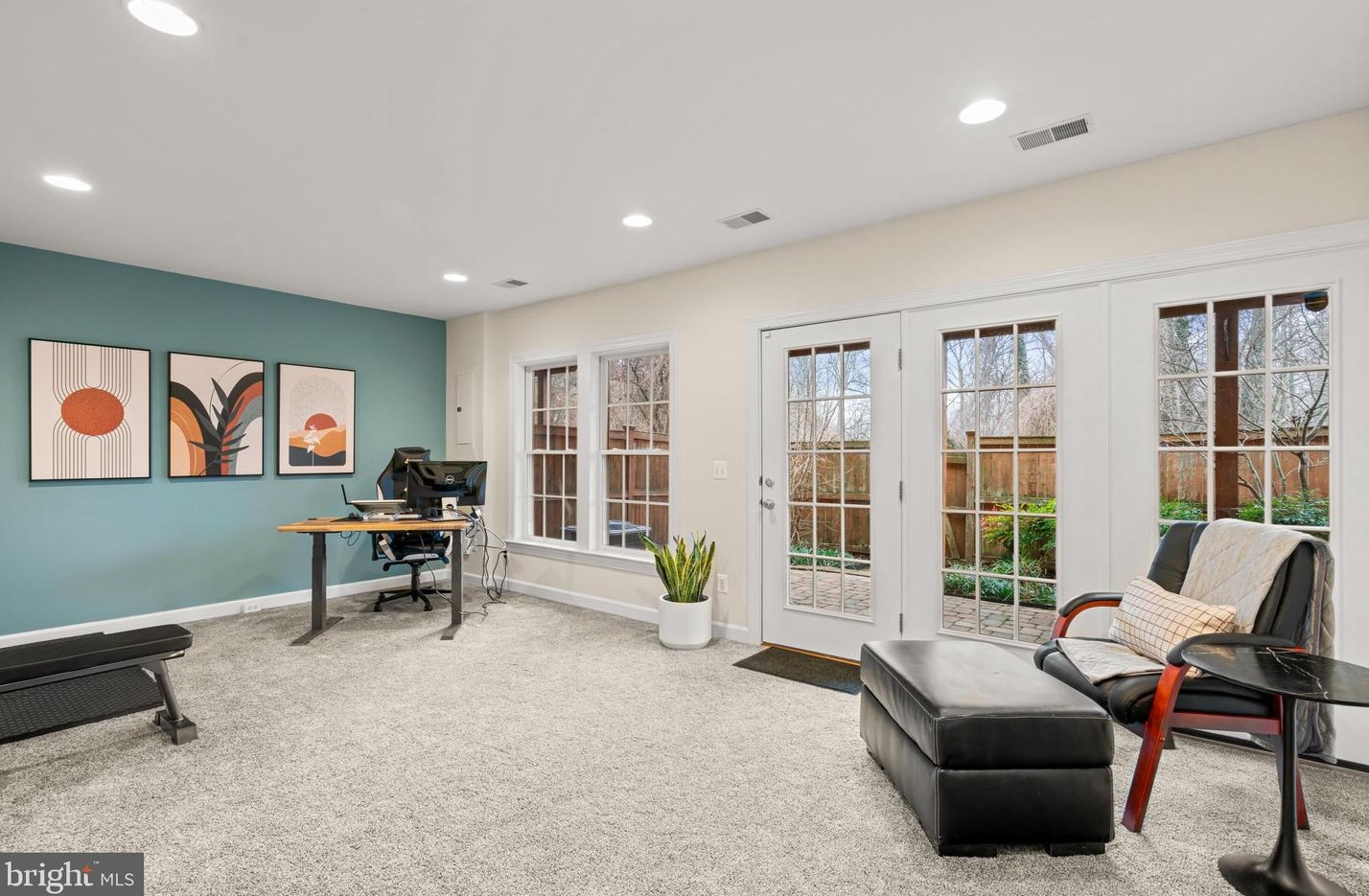 4078 Walnut Cove Cir, Fairfax VA  22033-6233 exterior