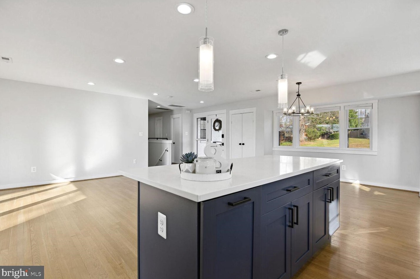 9229 Brian Dr, Vienna VA  22180-6116 exterior