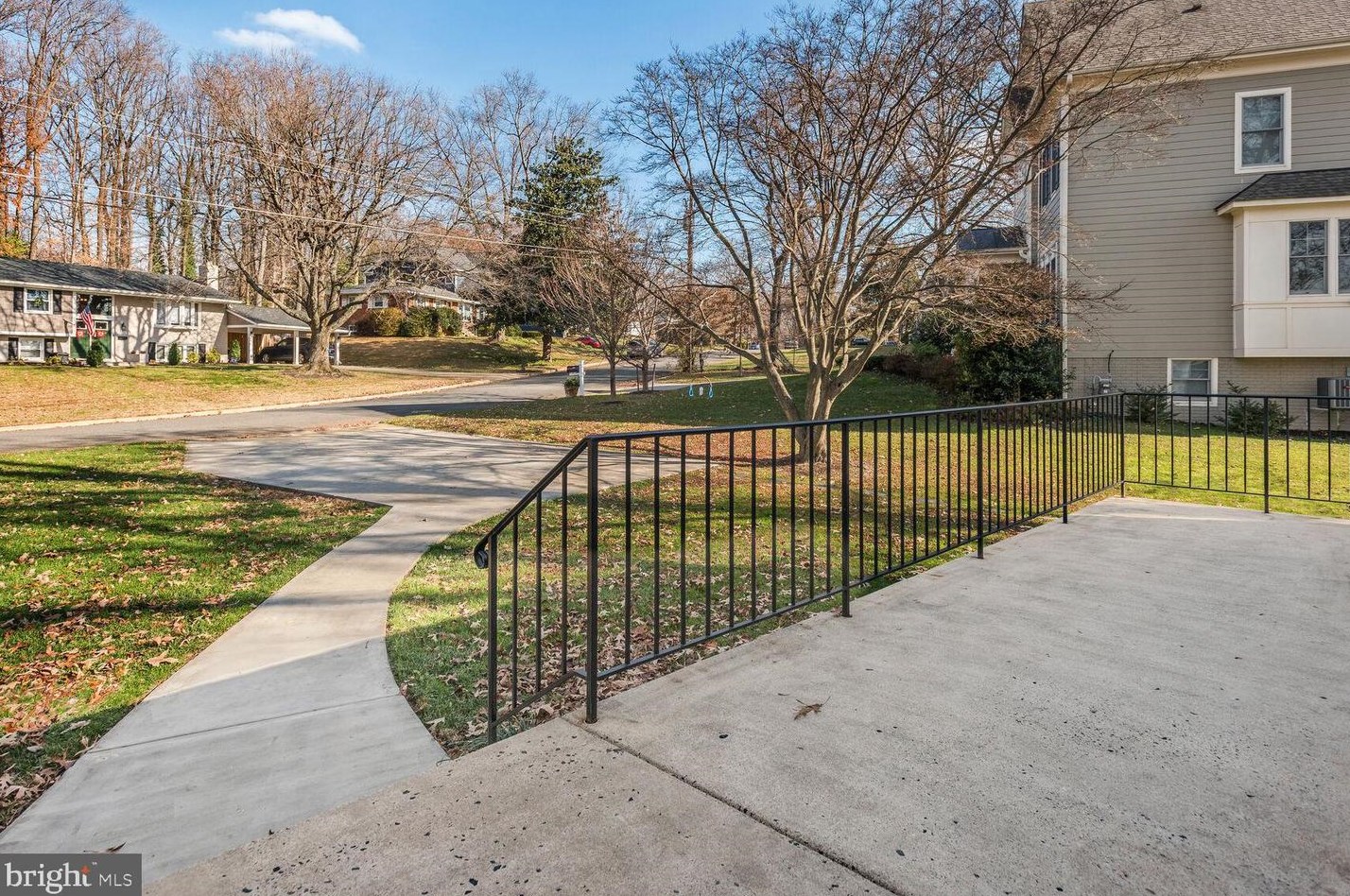 9229 Brian Dr, Vienna VA  22180-6116 exterior