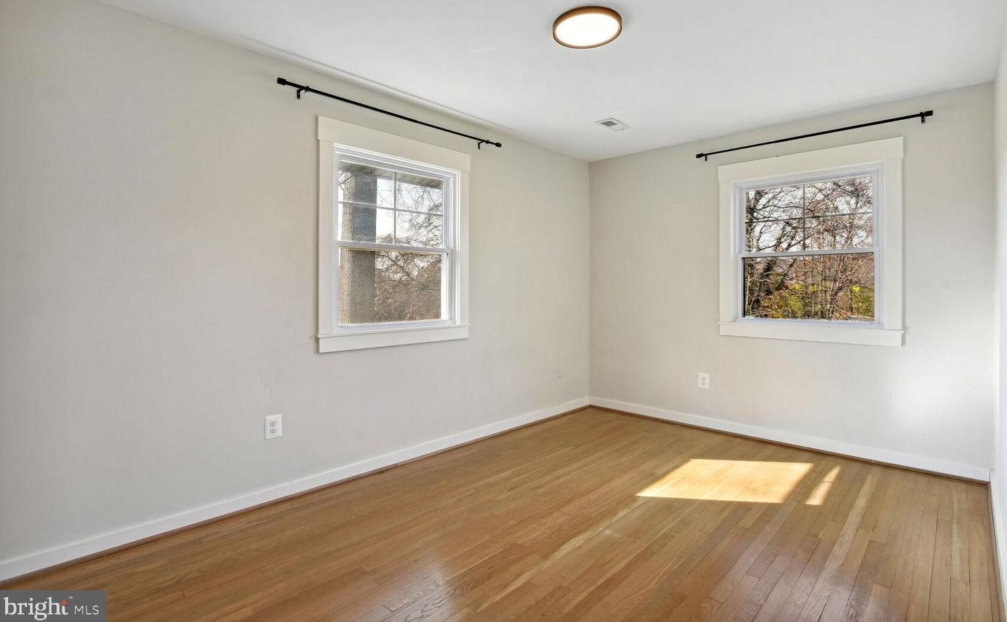 9229 Brian Dr, Vienna VA  22180-6116 exterior