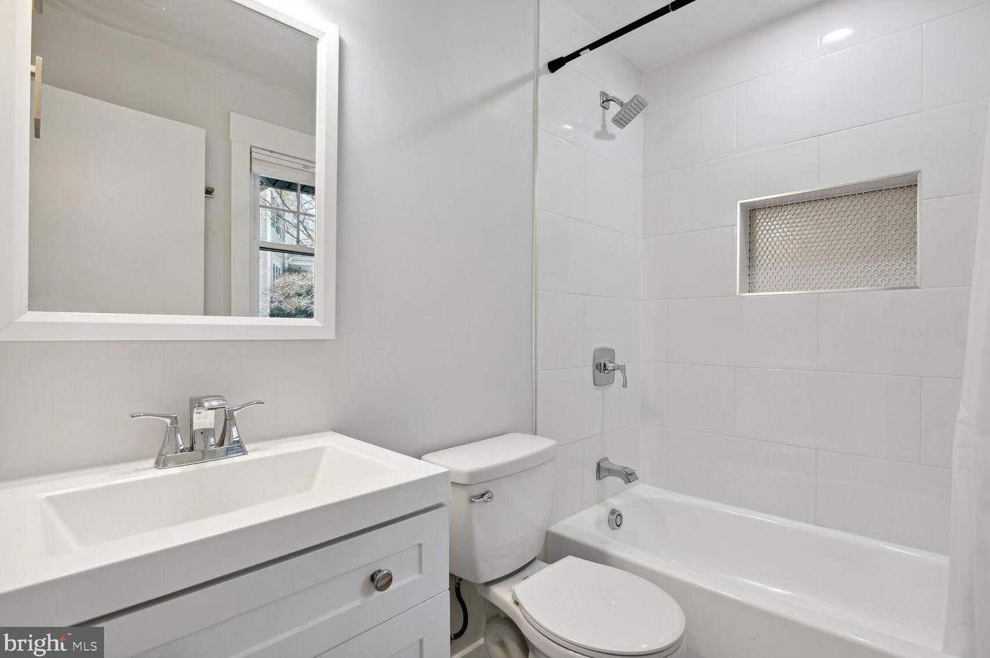 9229 Brian Dr, Vienna VA  22180-6116 exterior