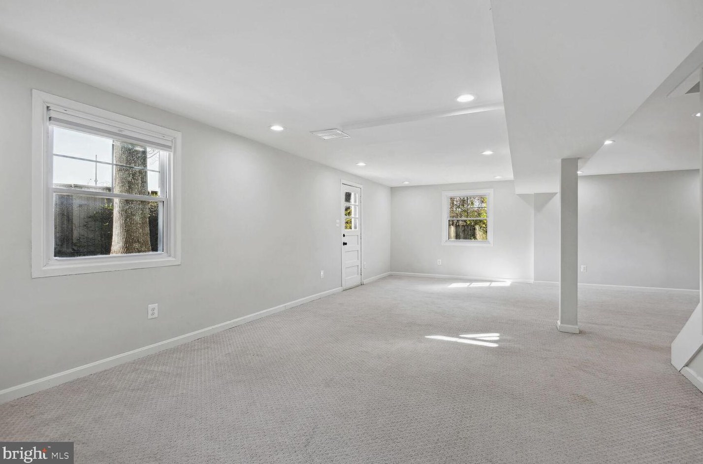 9229 Brian Dr, Vienna VA  22180-6116 exterior