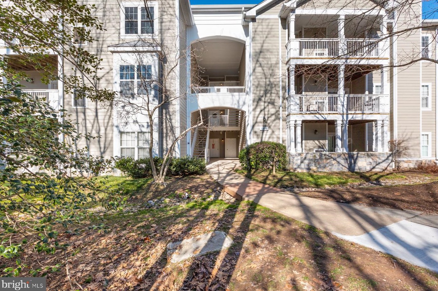 1700 Lake Shore Crest Dr #36, Herndon, VA 20190
