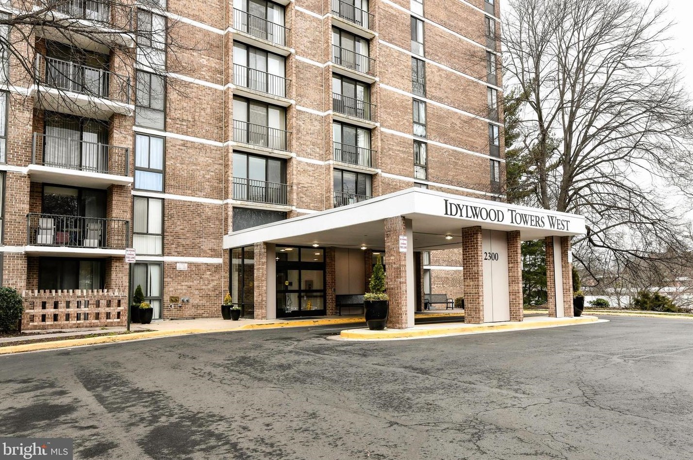 2300 Pimmit Dr #914, Falls Church, VA 22043
