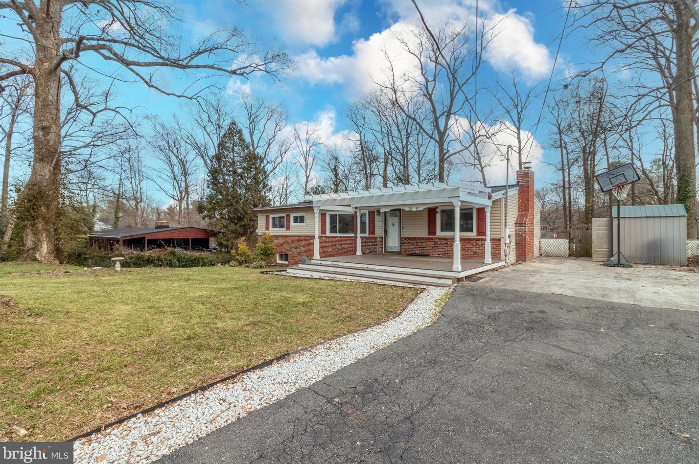6337 Silas Burke St, Springfield, VA 22015