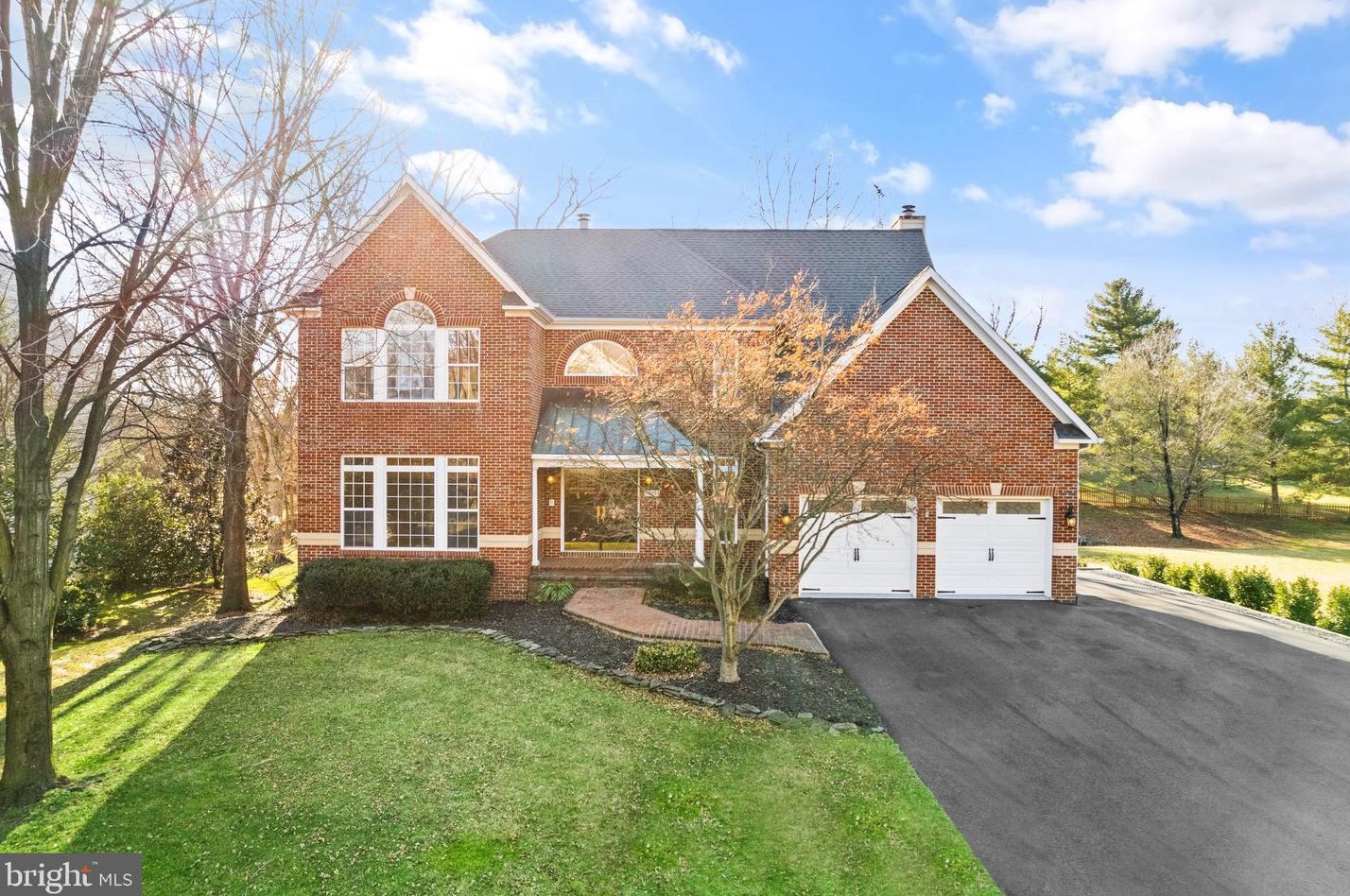 13633 Birch Dr, Fairfax, VA 20151-3305